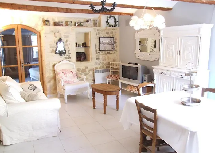 La Voute De Lapparan Bed & Breakfast