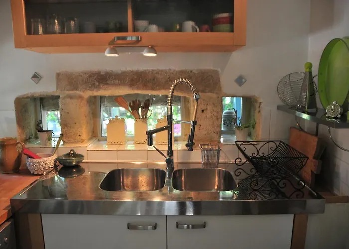 La Voute De Lapparan Bed & Breakfast
